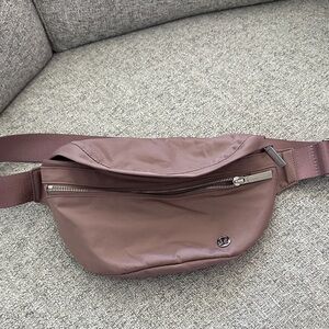 Lululemon Athletica Mauve Belt Bag
